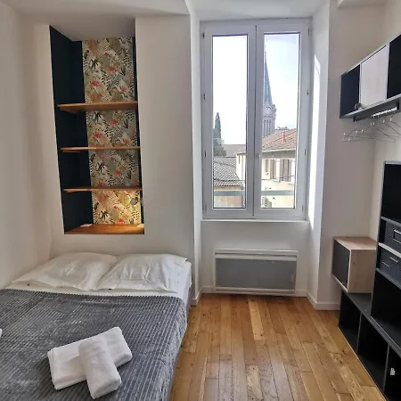 T2- Idéalement Situé, Pour Votre à Valence! *