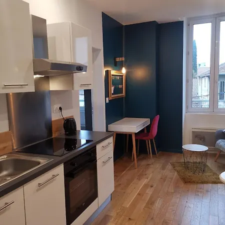 T2- Idealement Situe, Pour Votre Sejour A Valence!