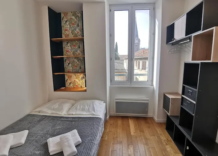 T2- Idealement Situe, Pour Votre Sejour A Valence! *