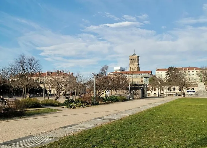 T2- Idealement Situe, Pour Votre Sejour A Valence! Apartman *