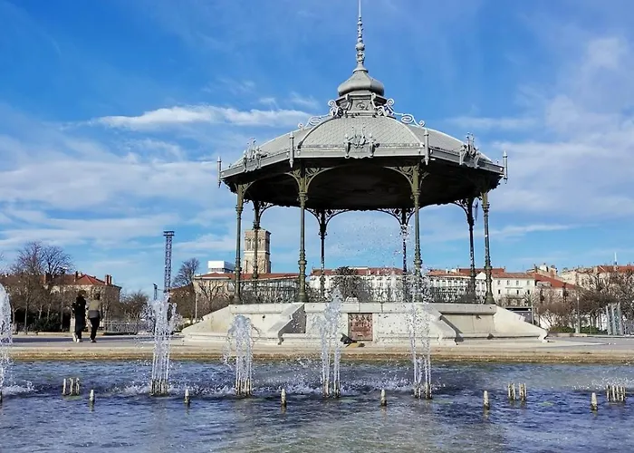 T2- Idealement Situe, Pour Votre Sejour A Valence! * Valence